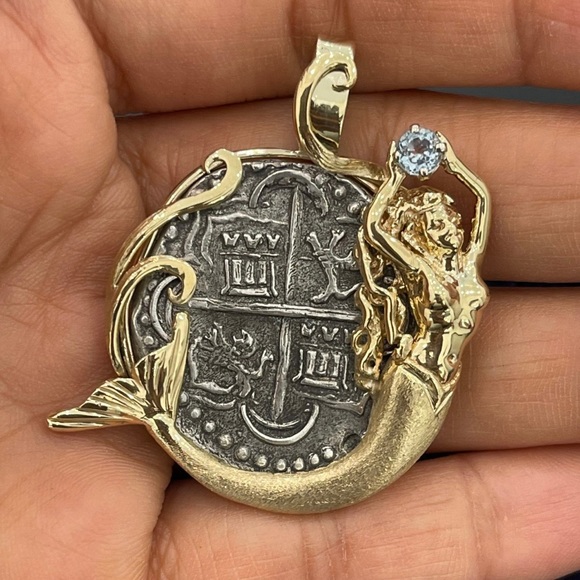 GORGEOUS SHIPWRECK COIN PENDANT IN 14kt GOLD MERMAID BEZEL WITH AQUAMRIN… - Picture 7 of 9